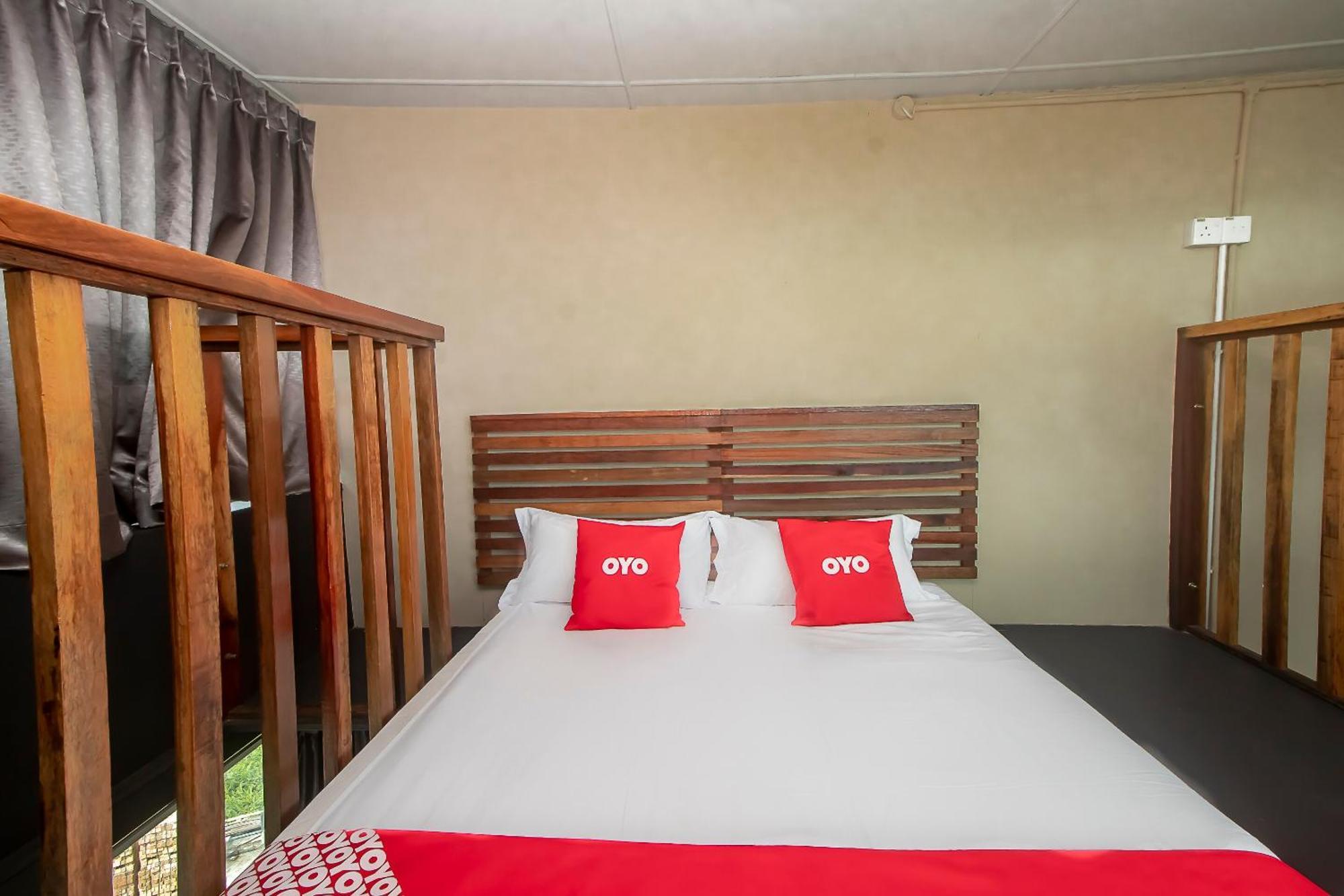 Oyo 90094 Hi Inn 3 Сибу Екстериор снимка
