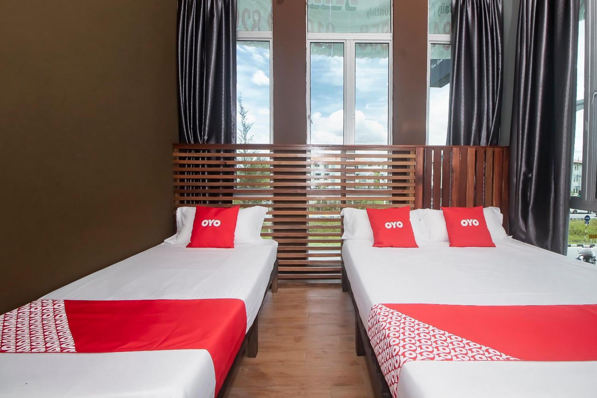 Oyo 90094 Hi Inn 3 Сибу Екстериор снимка