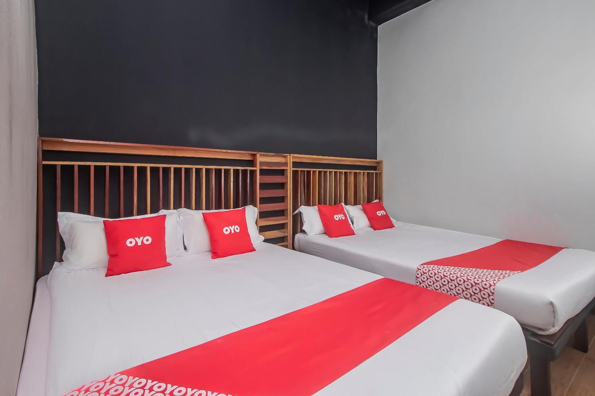 Oyo 90094 Hi Inn 3 Сибу Екстериор снимка