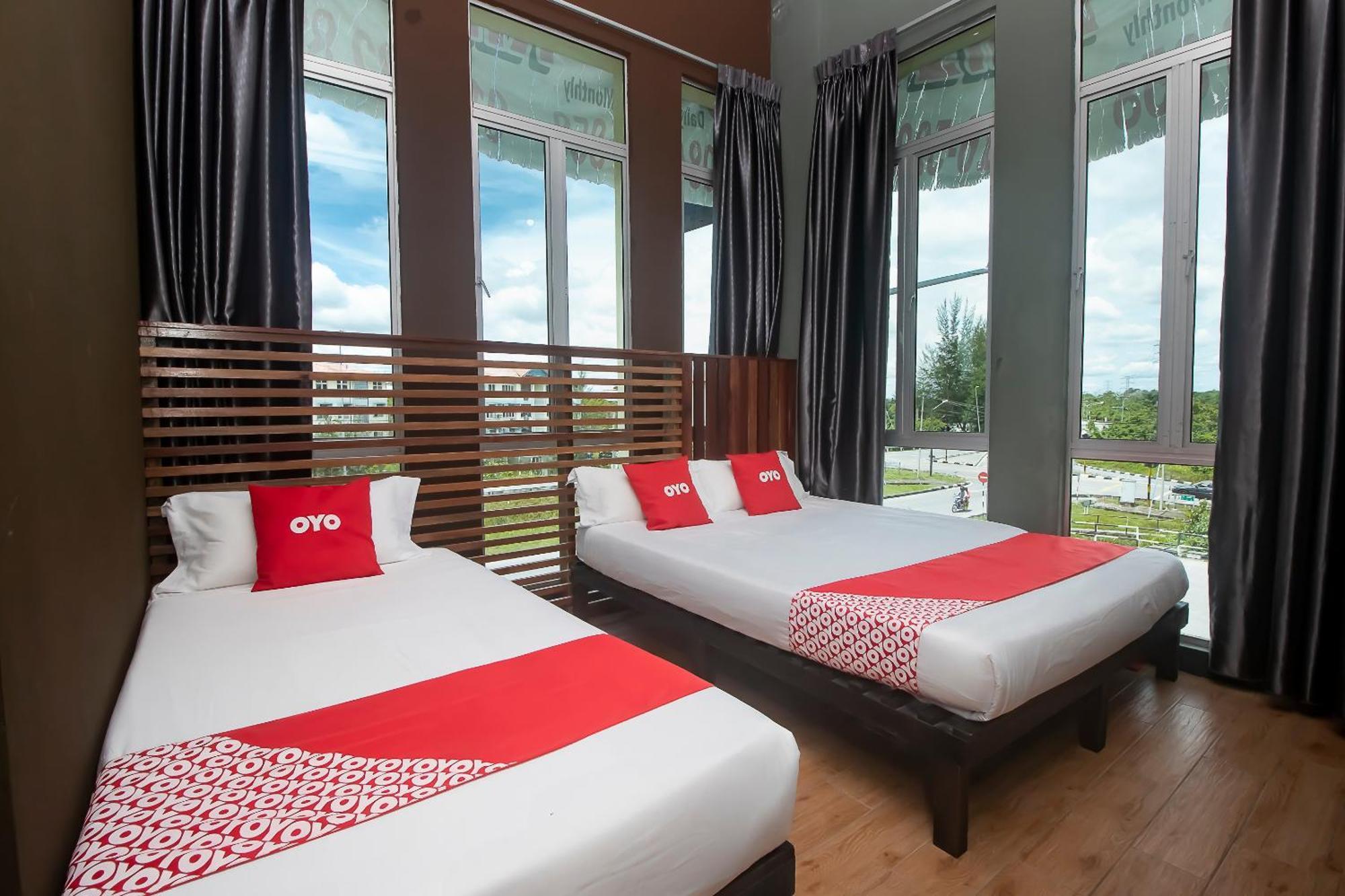 Oyo 90094 Hi Inn 3 Сибу Екстериор снимка